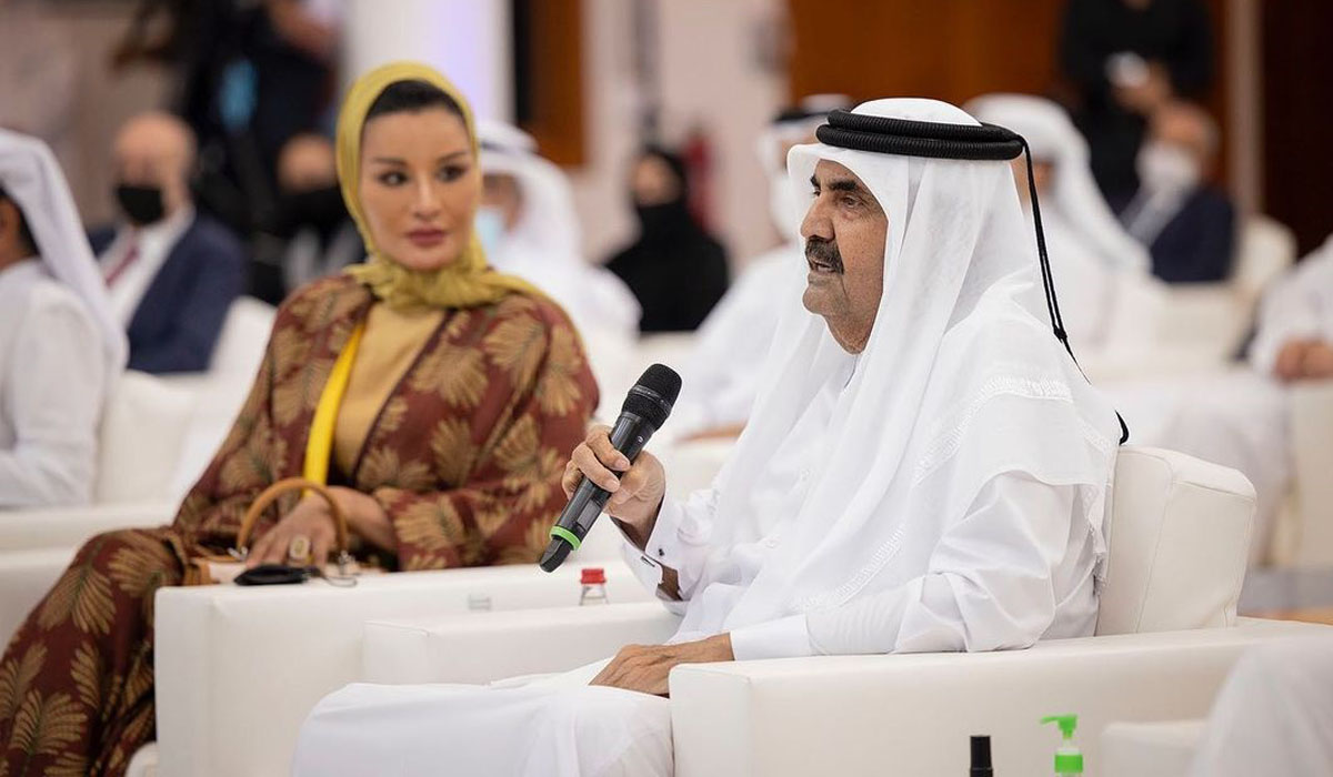HH the Father Amir Sheikh Hamad bin Khalifa Al-Thani and HH Sheikha Moza bint Nasser